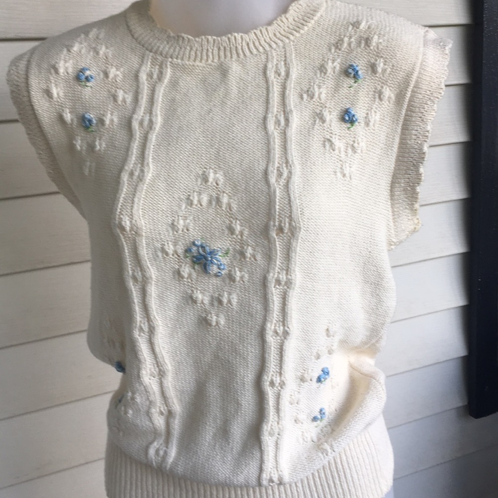 Hand knit embroidered sweater vest sz M cotton high quality vintage
